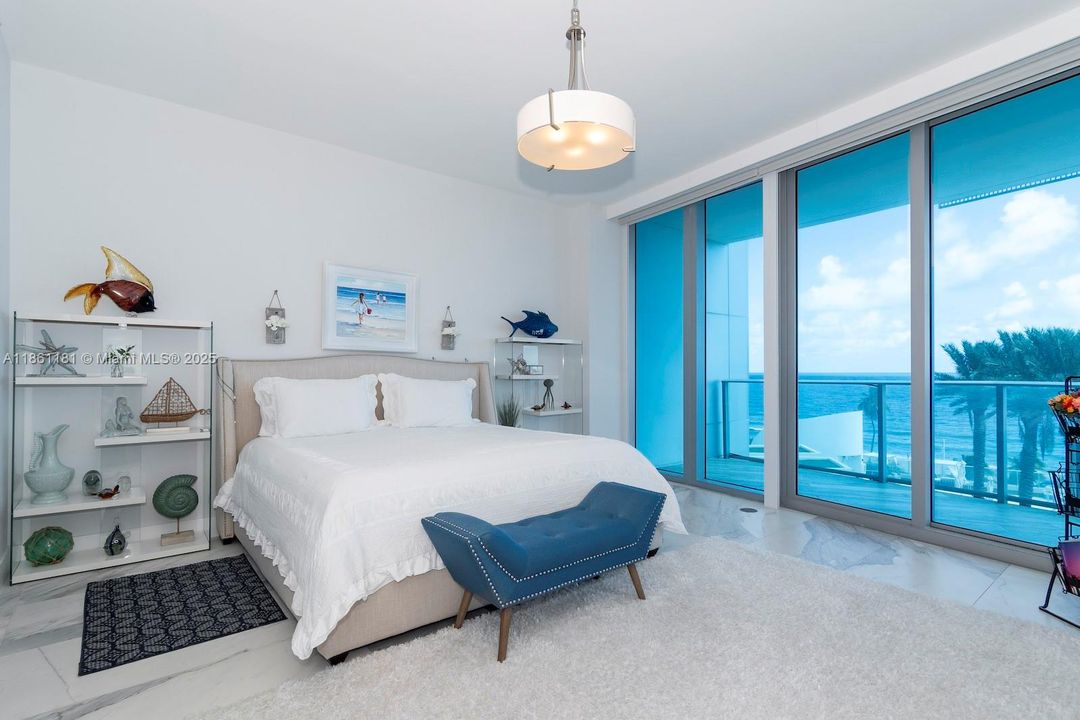 En Venta: $4,375,000 (4 camas, 4 baños, 3214 Pies cuadrados)