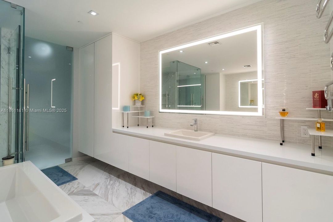 En Venta: $4,375,000 (4 camas, 4 baños, 3214 Pies cuadrados)