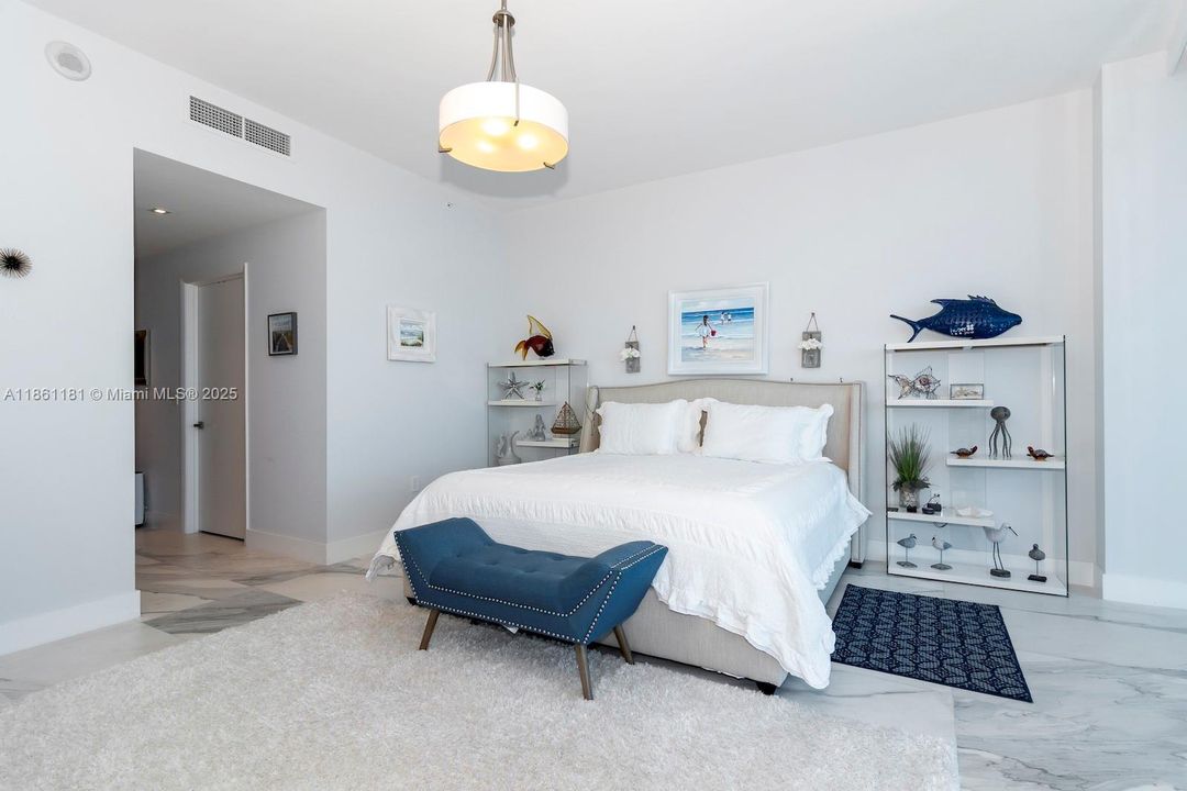 En Venta: $4,375,000 (4 camas, 4 baños, 3214 Pies cuadrados)