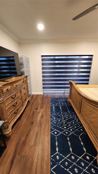 待售: $150,900 (1 贝兹, 1 浴室, 932 平方英尺)