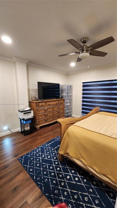 待售: $150,900 (1 贝兹, 1 浴室, 932 平方英尺)