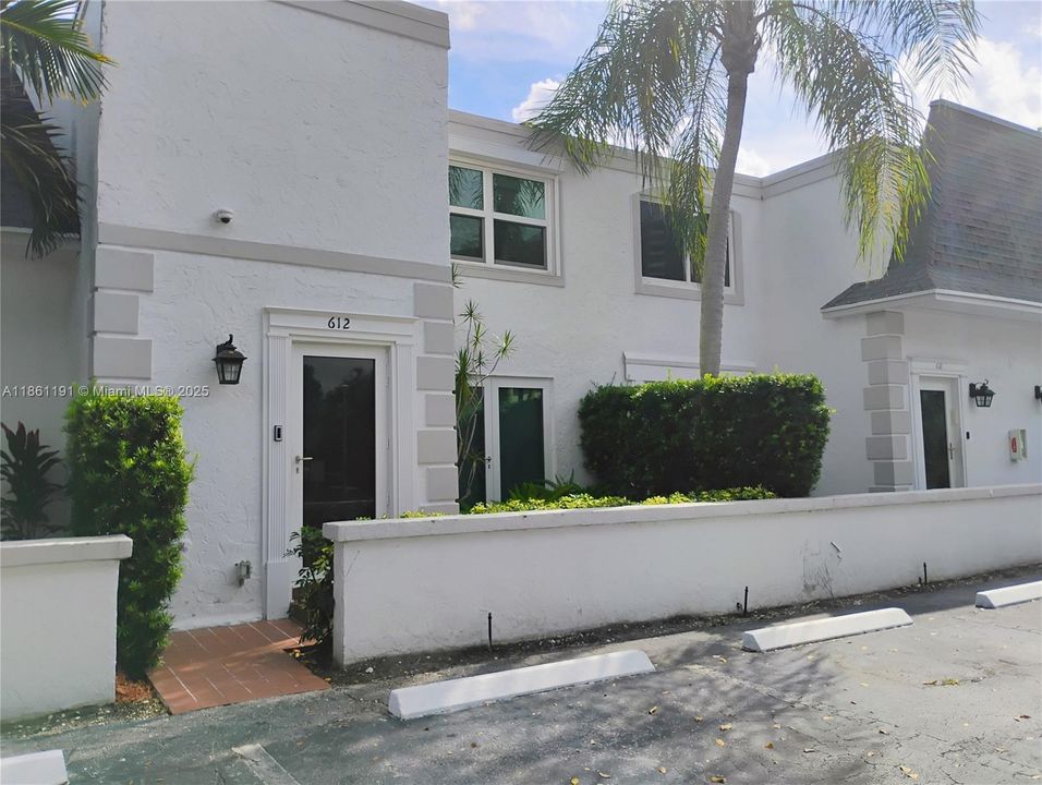 На продажу: $525,000 (2 спален, 2 ванн, 1798 Квадратных фут)