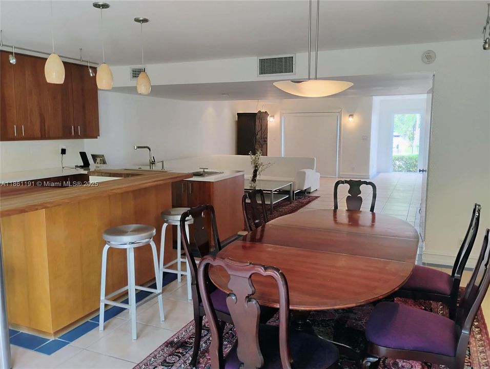 На продажу: $525,000 (2 спален, 2 ванн, 1798 Квадратных фут)