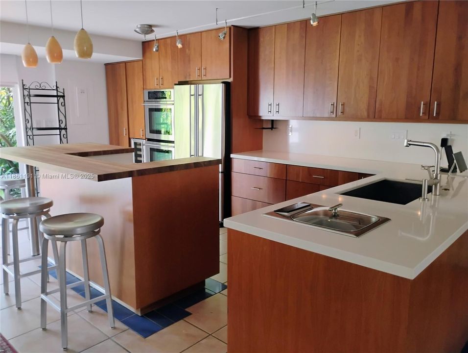 На продажу: $525,000 (2 спален, 2 ванн, 1798 Квадратных фут)