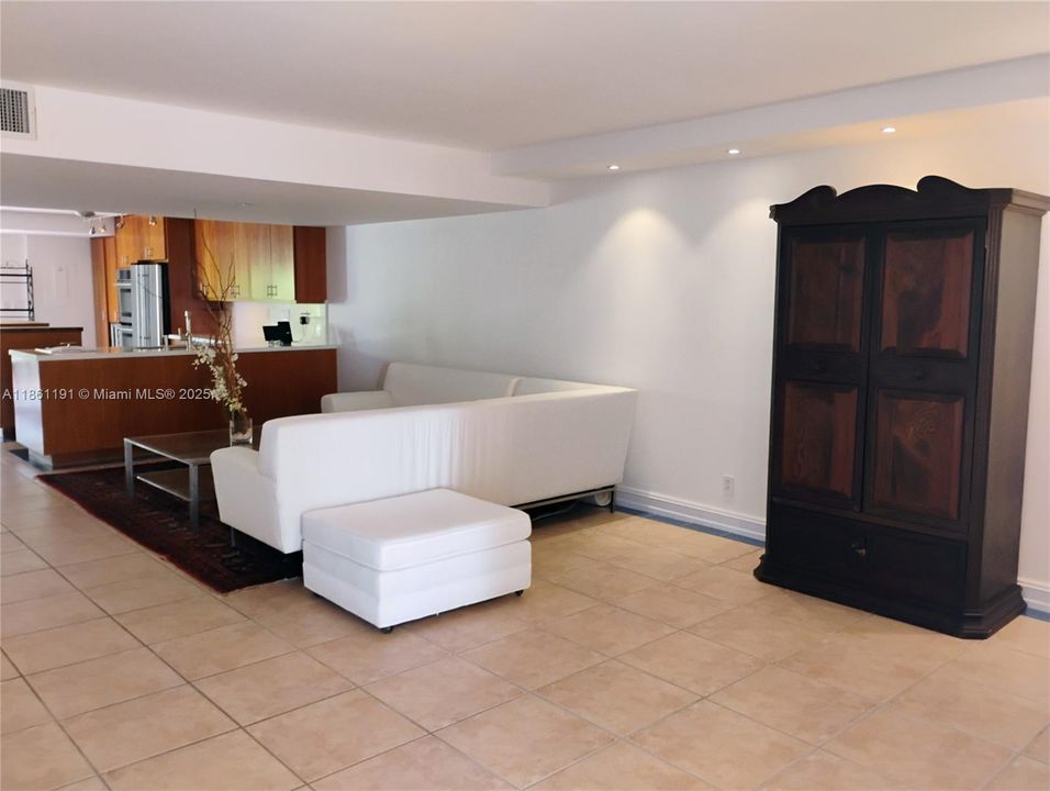 На продажу: $525,000 (2 спален, 2 ванн, 1798 Квадратных фут)