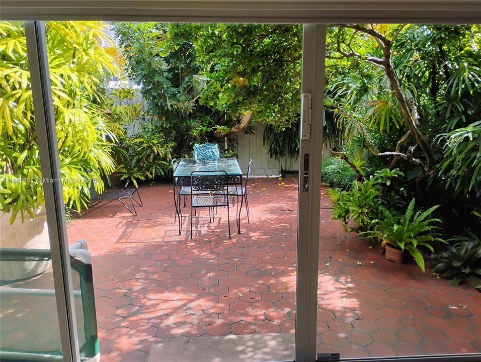 На продажу: $525,000 (2 спален, 2 ванн, 1798 Квадратных фут)