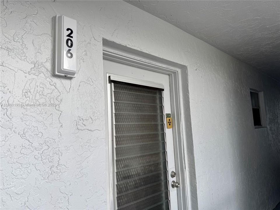 待售: $55,000 (1 贝兹, 1 浴室, 720 平方英尺)