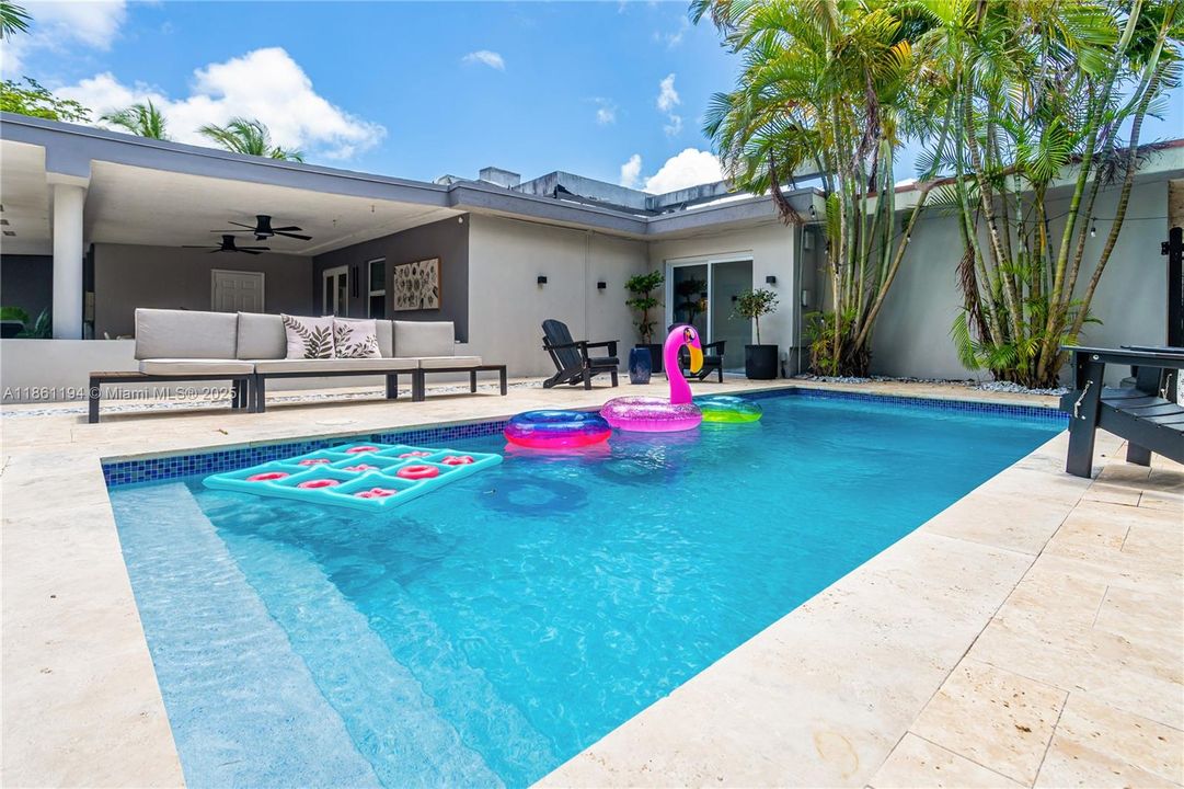 For Sale: $1,950,000 (7 beds, 4 baths, 3442 Square Feet)