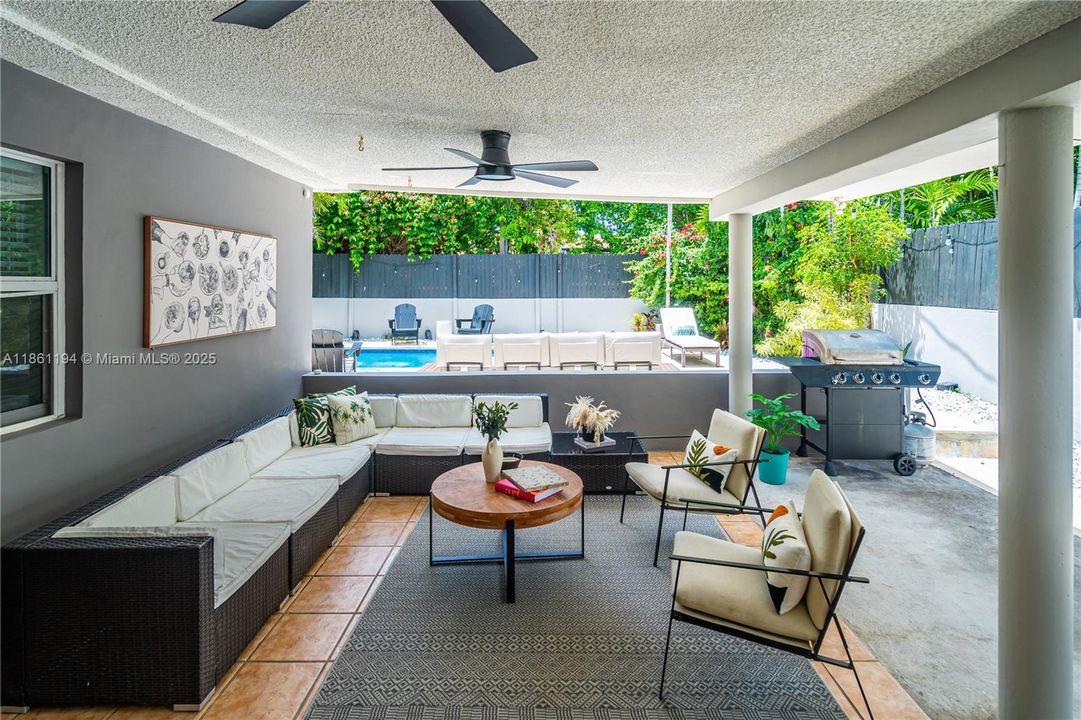 For Sale: $1,950,000 (7 beds, 4 baths, 3442 Square Feet)