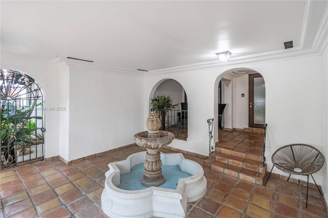 For Sale: $1,950,000 (7 beds, 4 baths, 3442 Square Feet)