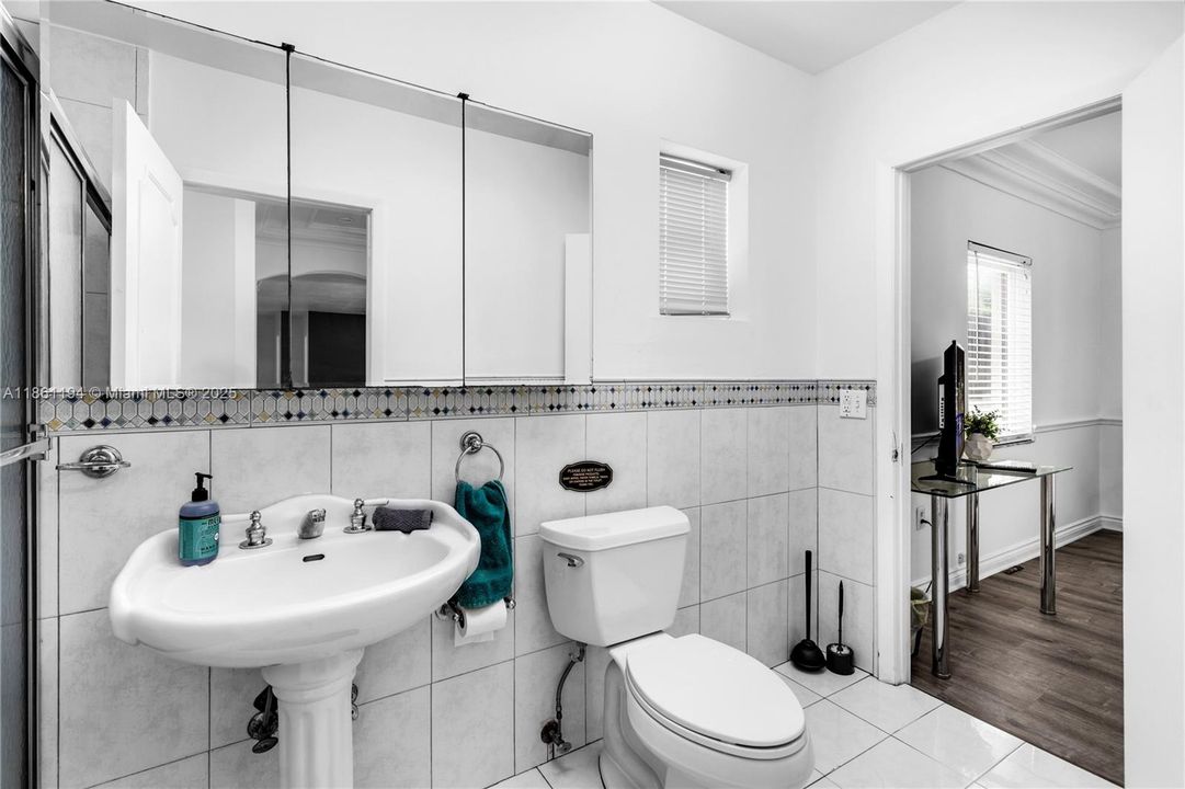 For Sale: $1,950,000 (7 beds, 4 baths, 3442 Square Feet)