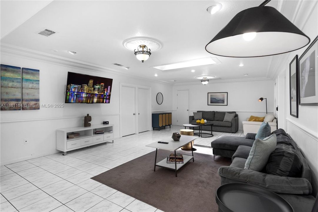 For Sale: $1,950,000 (7 beds, 4 baths, 3442 Square Feet)