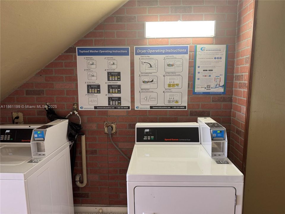 For Sale: $175,000 (1 beds, 1 baths, 530 Square Feet)