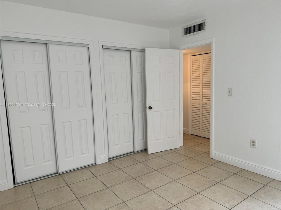 For Sale: $175,000 (1 beds, 1 baths, 530 Square Feet)