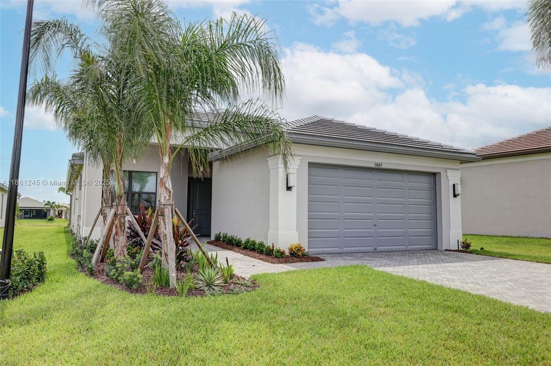 Recently Rented: $3,850 (3 beds, 2 baths, 2064 Square Feet)