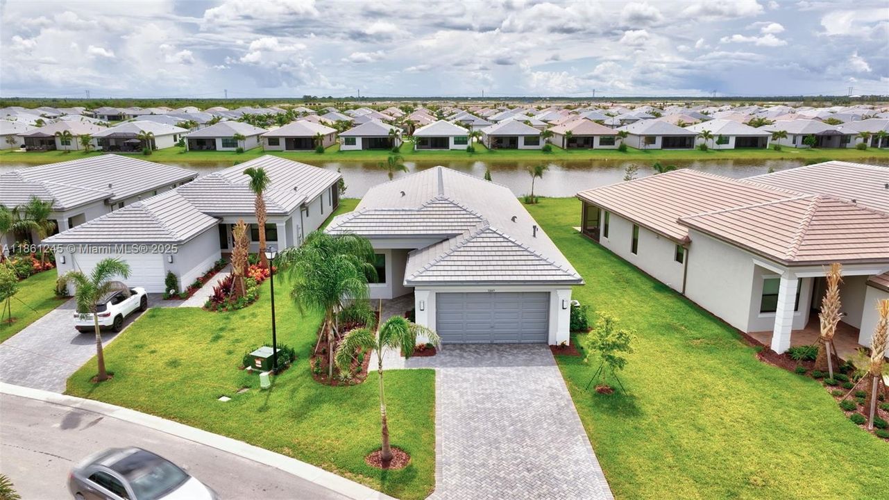 Recently Rented: $3,850 (3 beds, 2 baths, 2064 Square Feet)