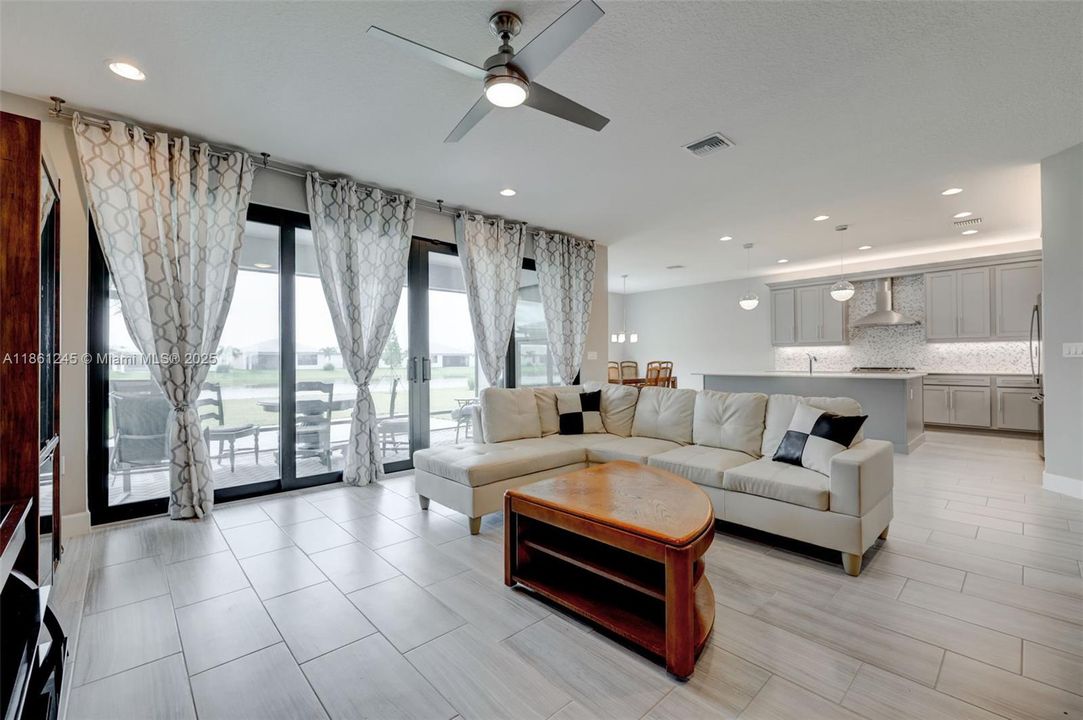 Recently Rented: $3,850 (3 beds, 2 baths, 2064 Square Feet)