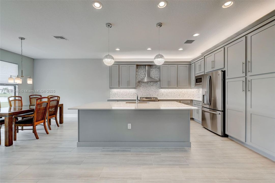 Recently Rented: $3,850 (3 beds, 2 baths, 2064 Square Feet)