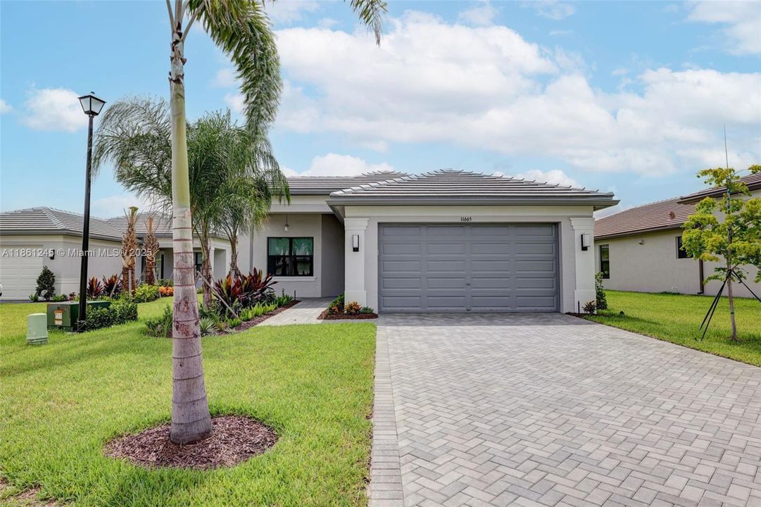 Recently Rented: $3,850 (3 beds, 2 baths, 2064 Square Feet)