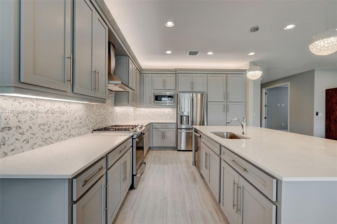 Recently Rented: $3,850 (3 beds, 2 baths, 2064 Square Feet)