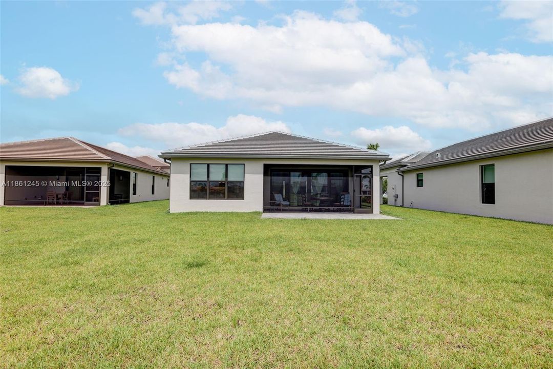 Recently Rented: $3,850 (3 beds, 2 baths, 2064 Square Feet)