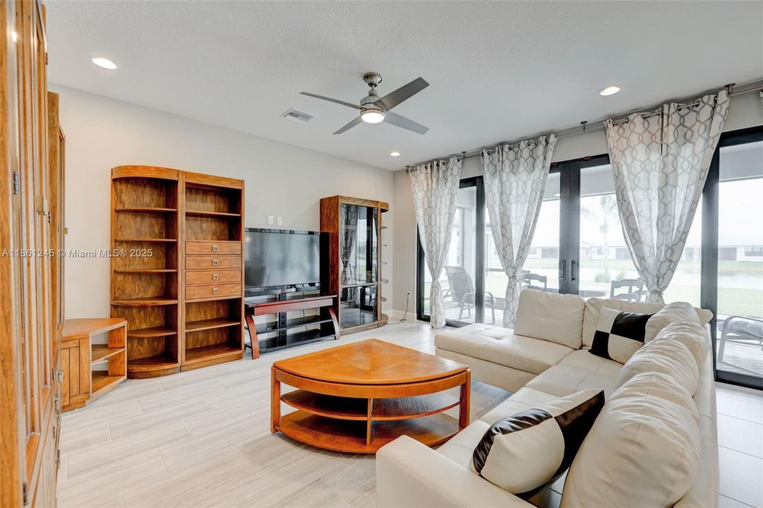 Recently Rented: $3,850 (3 beds, 2 baths, 2064 Square Feet)