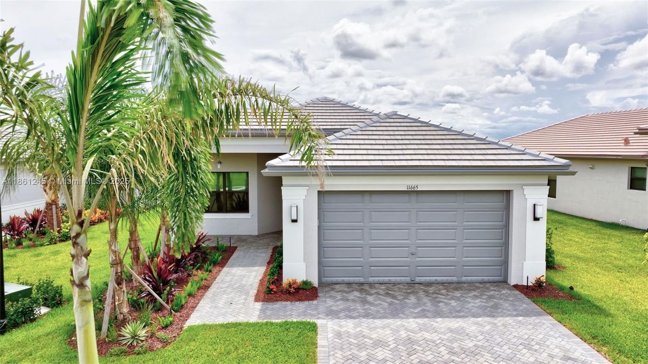 Recently Rented: $3,850 (3 beds, 2 baths, 2064 Square Feet)