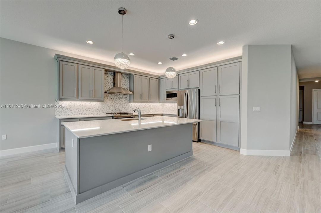 Recently Rented: $3,850 (3 beds, 2 baths, 2064 Square Feet)