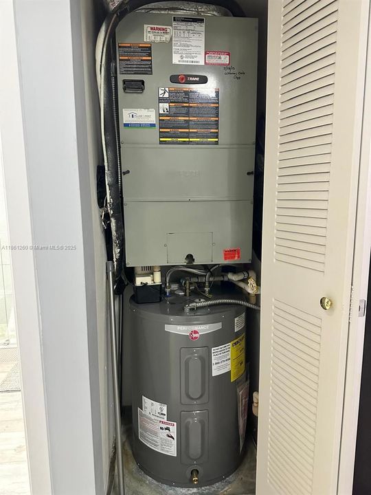 Под контрактом: $310,000 (2 спален, 2 ванн, 817 Квадратных фут)