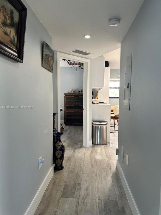 Под контрактом: $310,000 (2 спален, 2 ванн, 817 Квадратных фут)