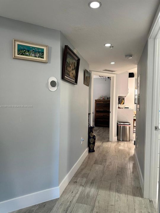 Под контрактом: $310,000 (2 спален, 2 ванн, 817 Квадратных фут)