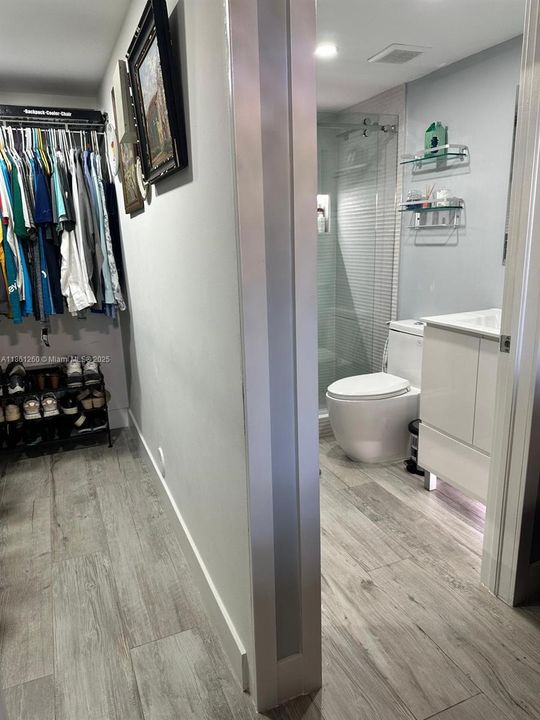 Под контрактом: $310,000 (2 спален, 2 ванн, 817 Квадратных фут)