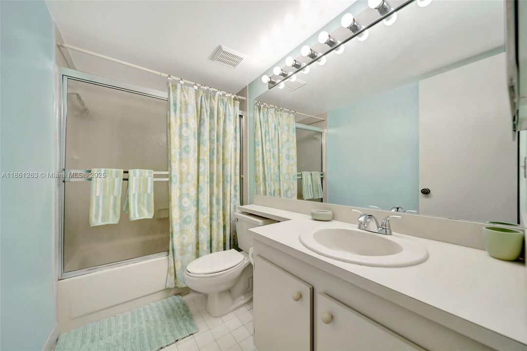 Active With Contract: $289,000 (3 beds, 2 baths, 1100 Square Feet)