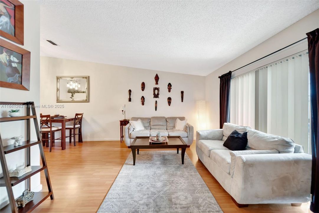 Active With Contract: $289,000 (3 beds, 2 baths, 1100 Square Feet)