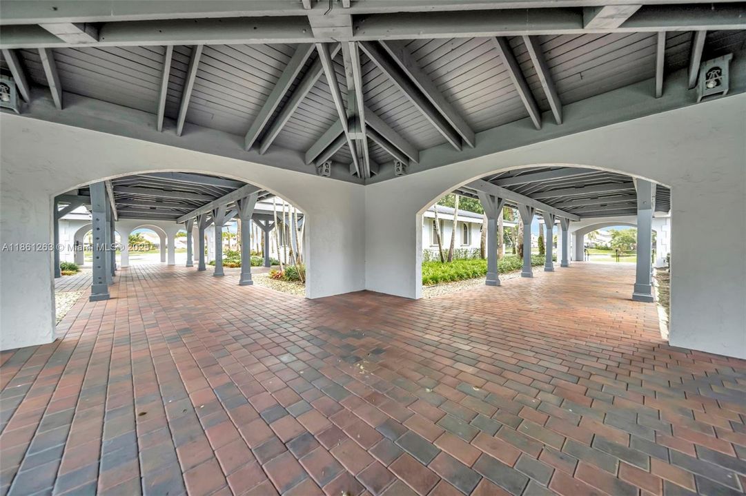 Active With Contract: $289,000 (3 beds, 2 baths, 1100 Square Feet)