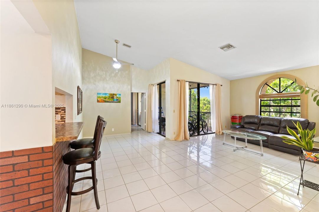 Active With Contract: $250,000 (2 beds, 2 baths, 1070 Square Feet)