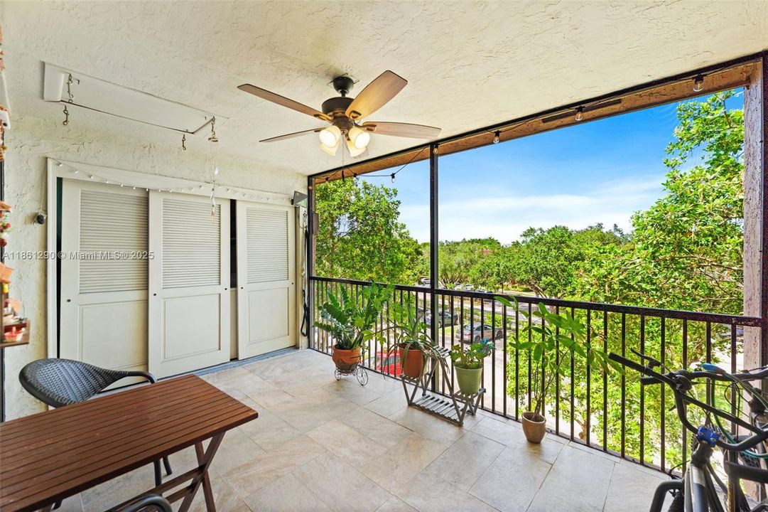 Active With Contract: $250,000 (2 beds, 2 baths, 1070 Square Feet)