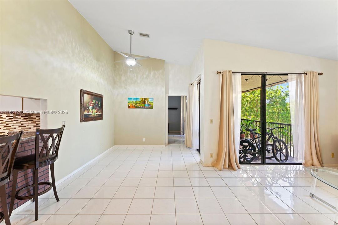 Active With Contract: $250,000 (2 beds, 2 baths, 1070 Square Feet)