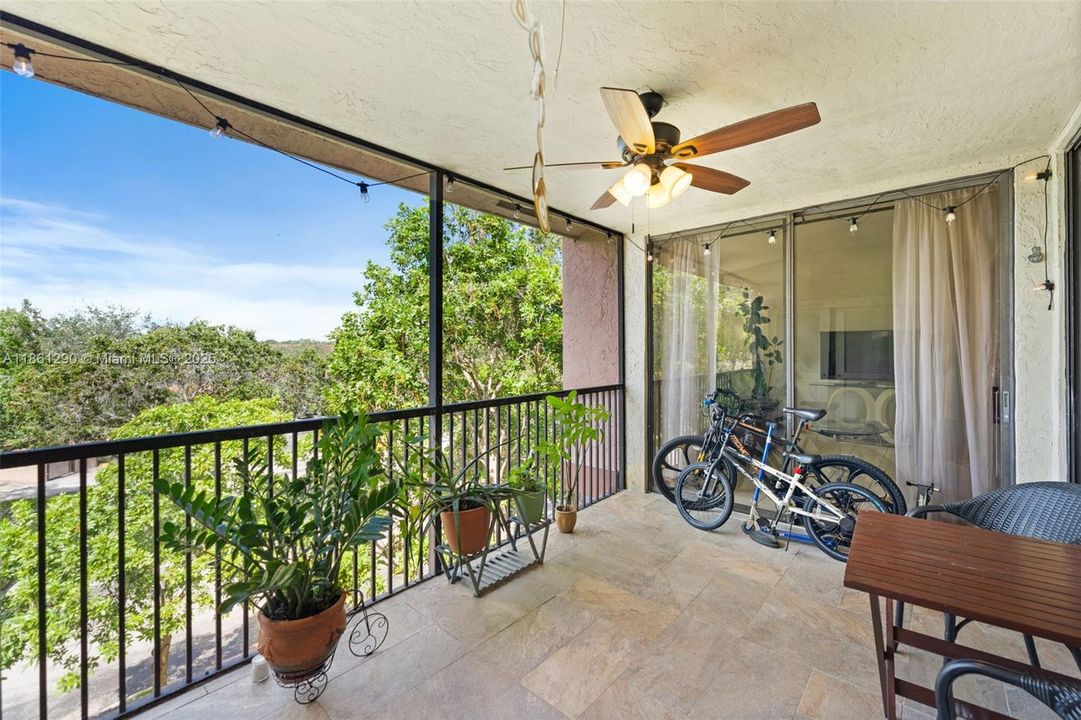 Active With Contract: $250,000 (2 beds, 2 baths, 1070 Square Feet)