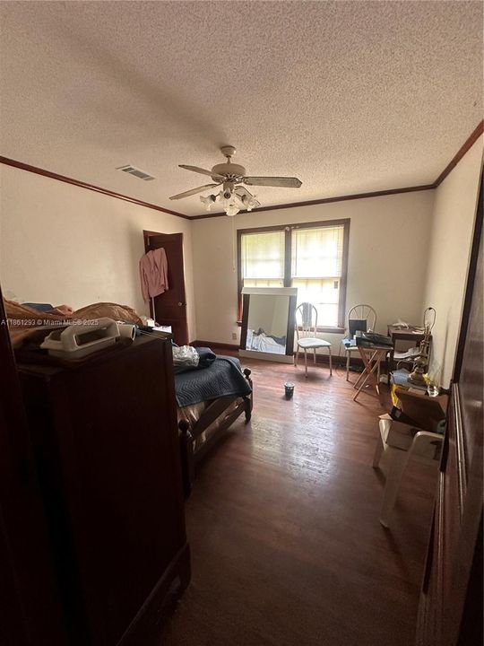 Vendido Recientemente: $70,000 (3 camas, 1 baños, 0 Pies cuadrados)