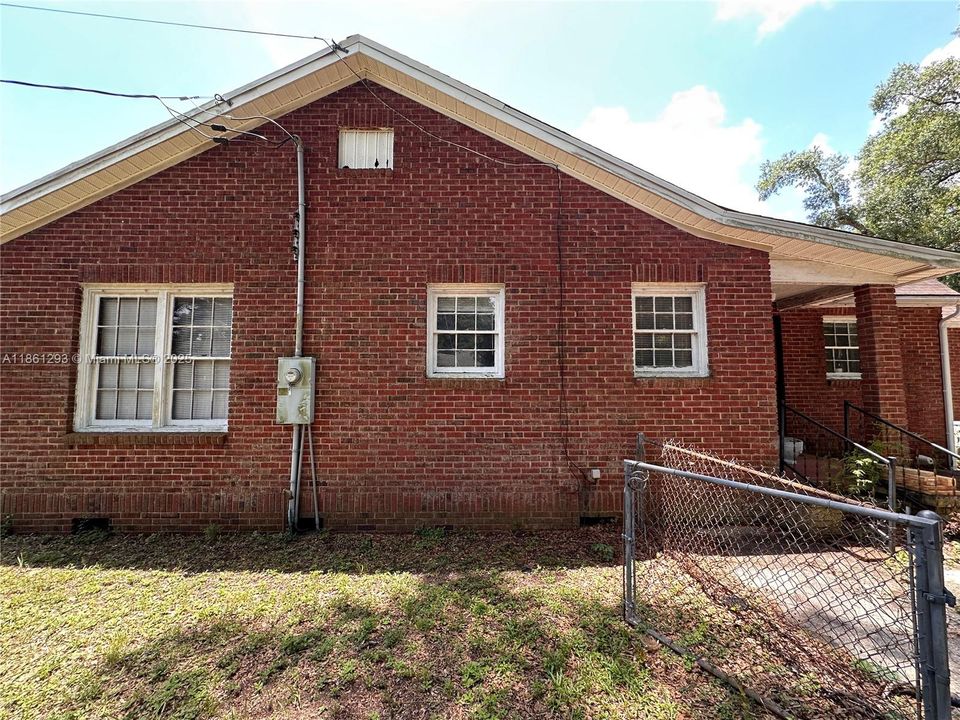 Vendido Recientemente: $70,000 (3 camas, 1 baños, 0 Pies cuadrados)