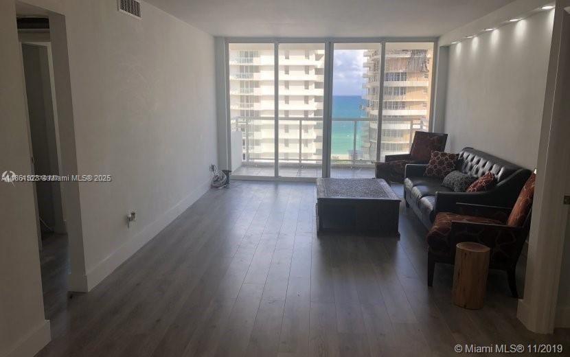 На продажу: $500,000 (2 спален, 2 ванн, 1190 Квадратных фут)