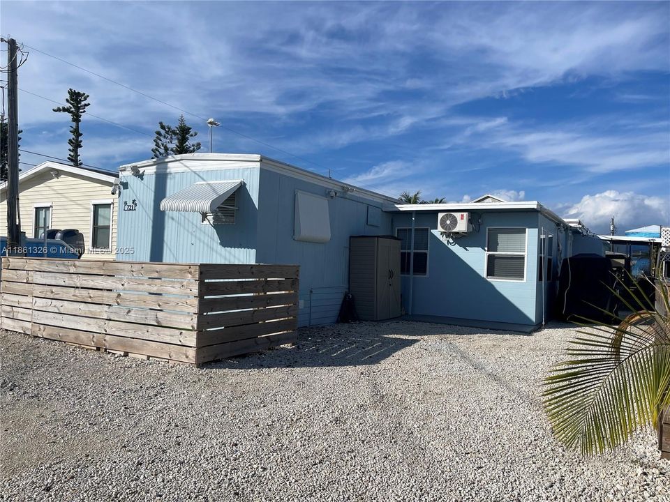 待售: $770,000 (2 贝兹, 2 浴室, 1068 平方英尺)