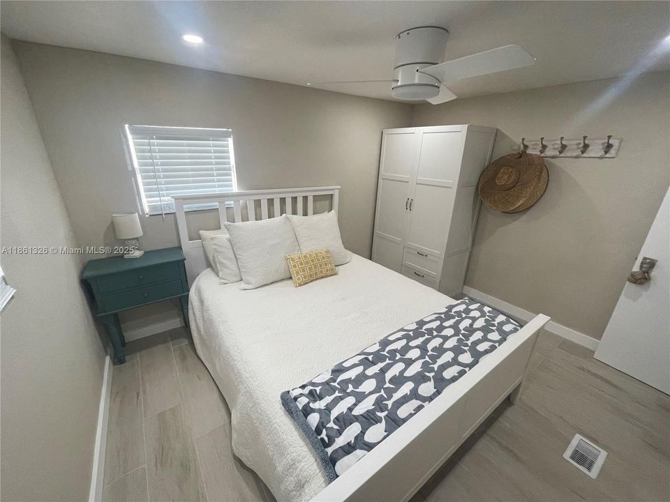 待售: $770,000 (2 贝兹, 2 浴室, 1068 平方英尺)