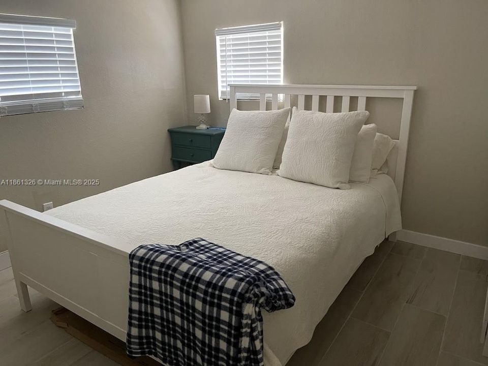 待售: $770,000 (2 贝兹, 2 浴室, 1068 平方英尺)