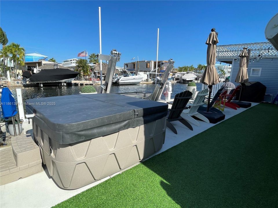 待售: $770,000 (2 贝兹, 2 浴室, 1068 平方英尺)