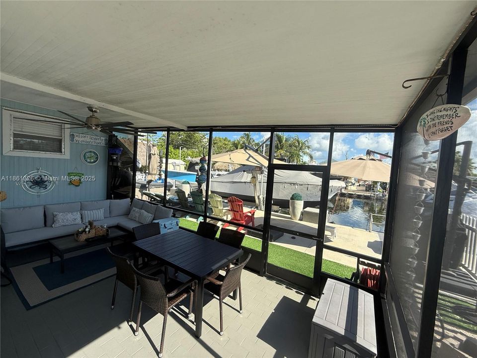 待售: $770,000 (2 贝兹, 2 浴室, 1068 平方英尺)