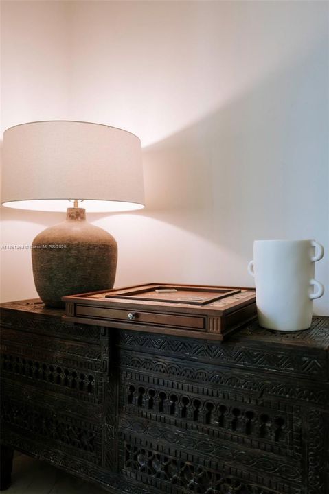 Под контрактом: $8,500 (3 спален, 3 ванн, 1944 Квадратных фут)