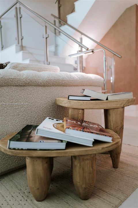 Под контрактом: $8,500 (3 спален, 3 ванн, 1944 Квадратных фут)