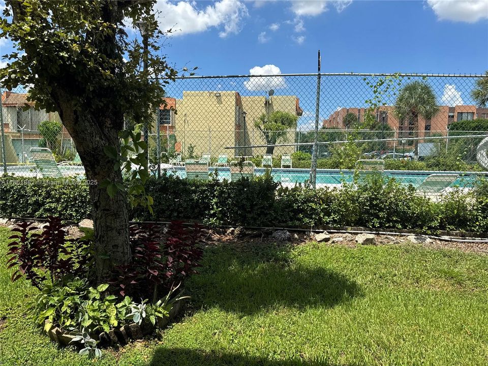 待售: $225,000 (1 贝兹, 1 浴室, 614 平方英尺)